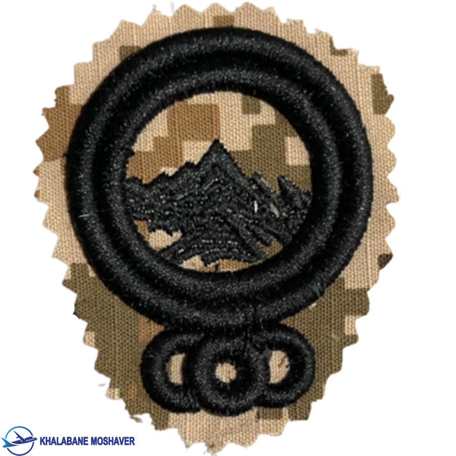 آرم دوره کوهستان کامپیوتر خاکی مشکی